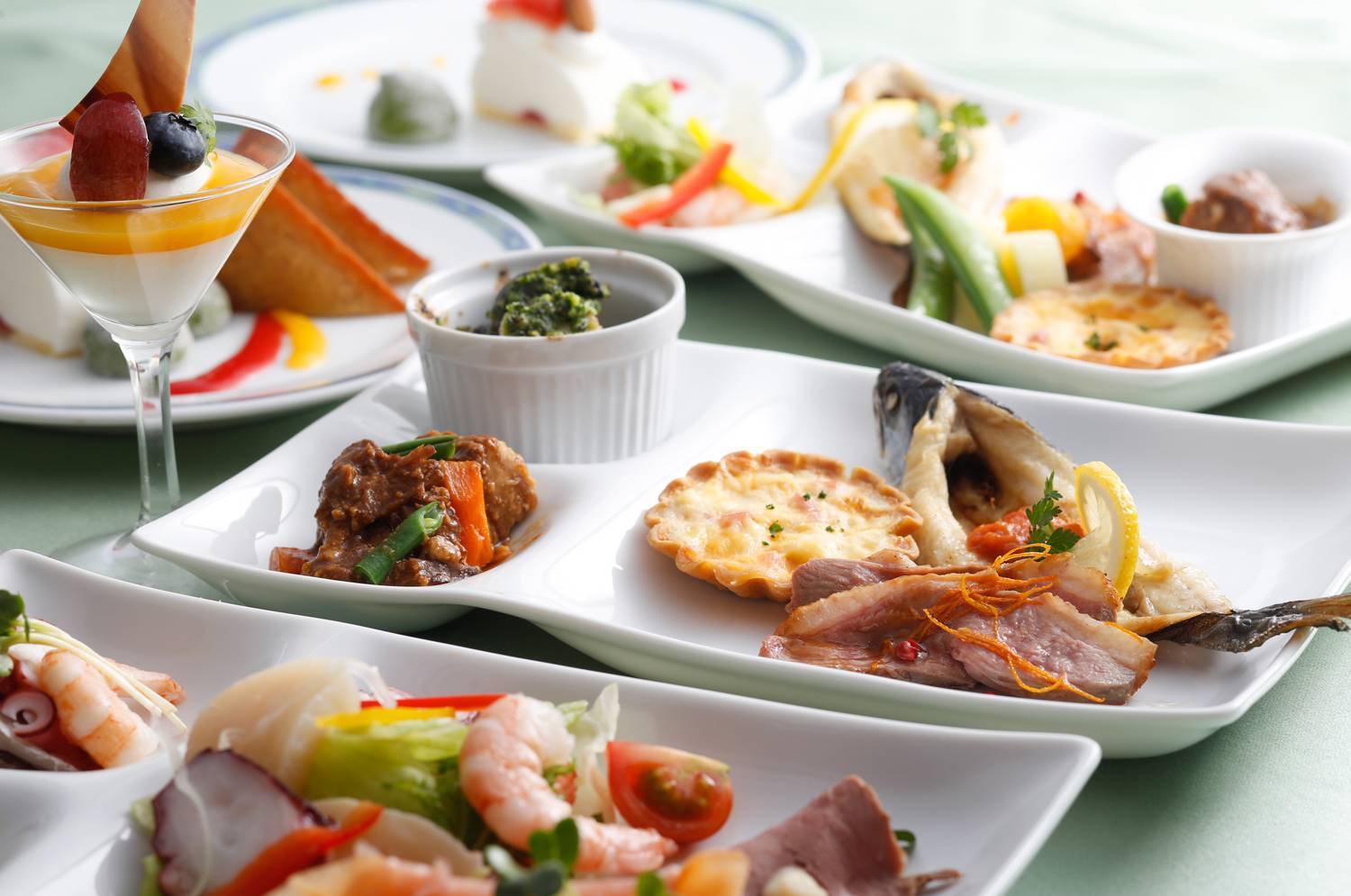 地元津山や岡山の味覚をふんだんに散りばめたディナーブッフェ（イメージ）