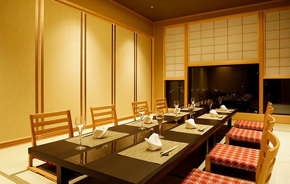Japanese Room (up to 16 diners, up to 2 seating groups)